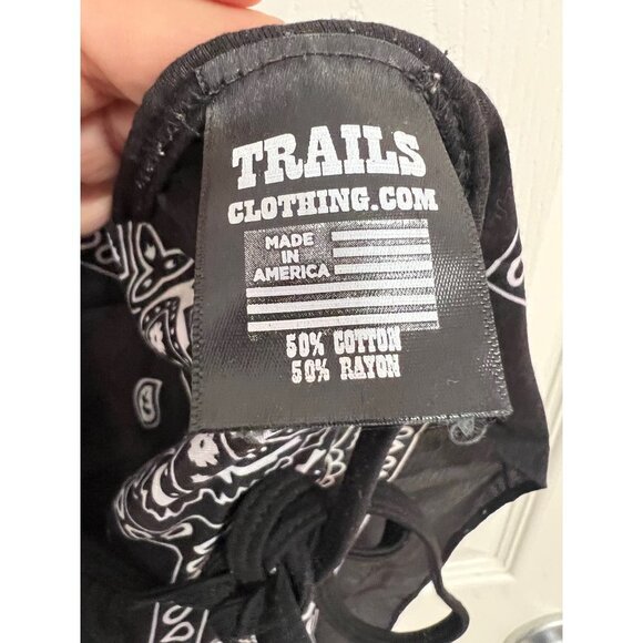 Black and White Bandana Top Scoop neck Halter Trails Clothing - Picture 4 of 5